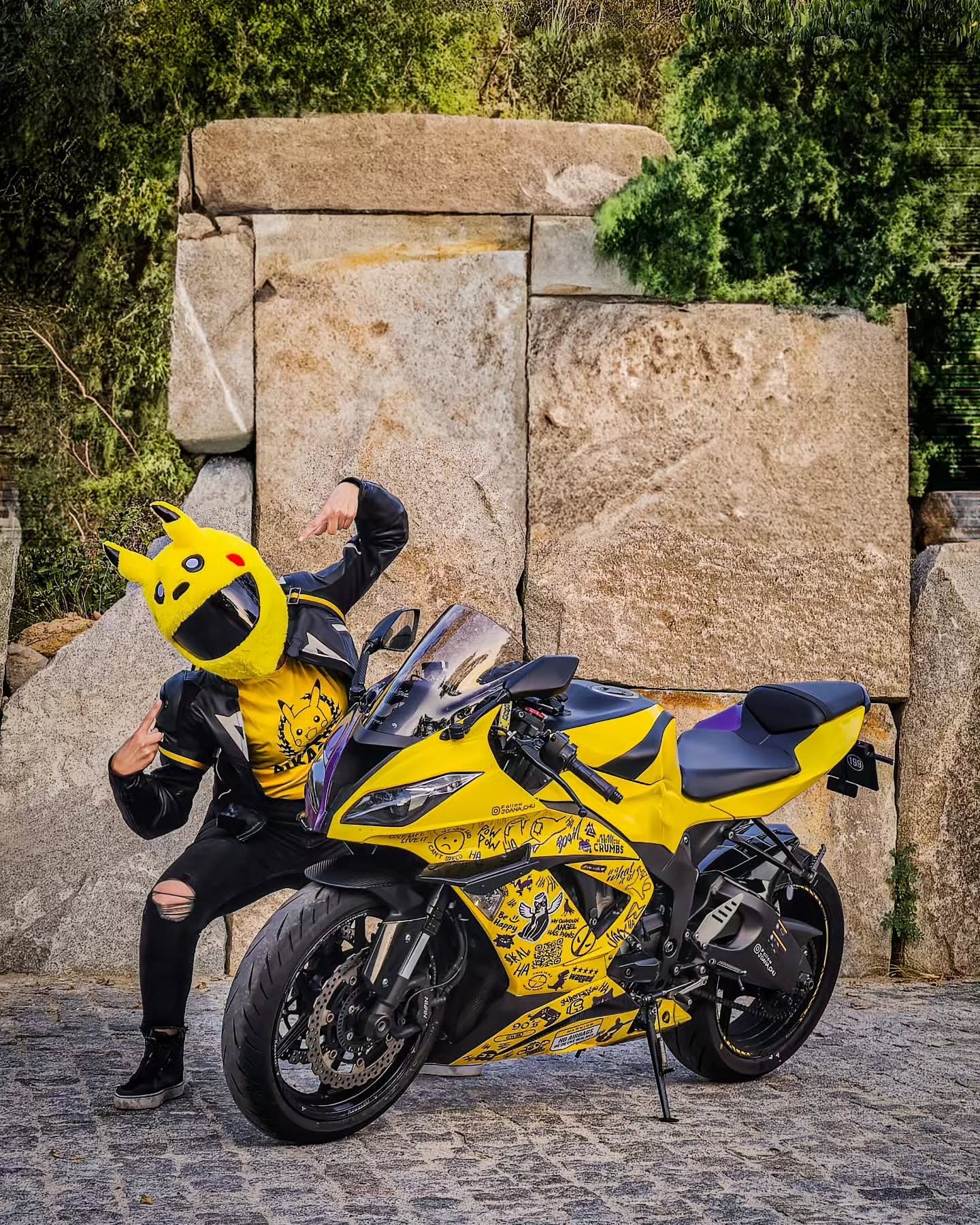 Couvre-Casque Moto - Pikachu